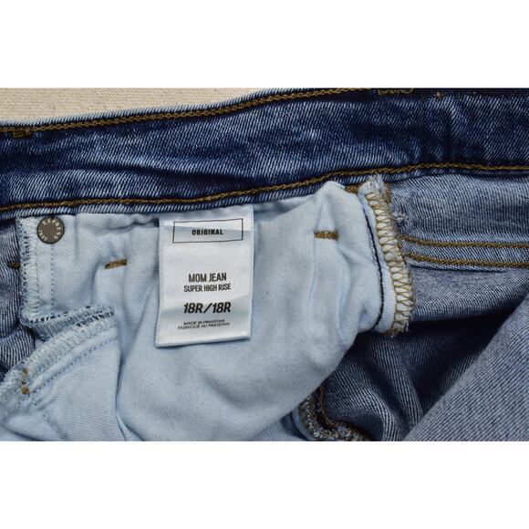 Express Mom Jeans Women's Plus Size 18R Super High Rise Medium Wash Denim - Picture 6 of 8